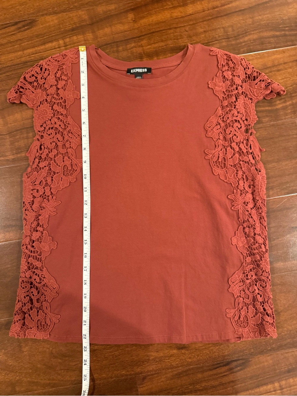 Express lace trim tee